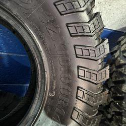 32x10R14.   MOTTO RALLY.  