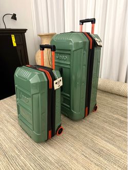 Jeep  30" Hardside Expandable 2-Wheel Trunk Luggage Set