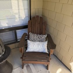 2 Outdoor Chairs 