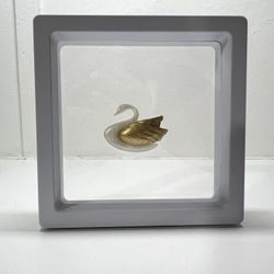 Vtg Avon "Graceful Swan" Figural Brooch Pin 1980's White Lucite & Brushed Gold