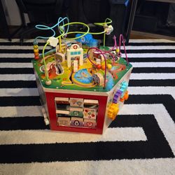 Battat – Wooden Activity Cube 