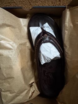 Olukai Sandals size 10