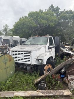 2004 Chevrolet C8500