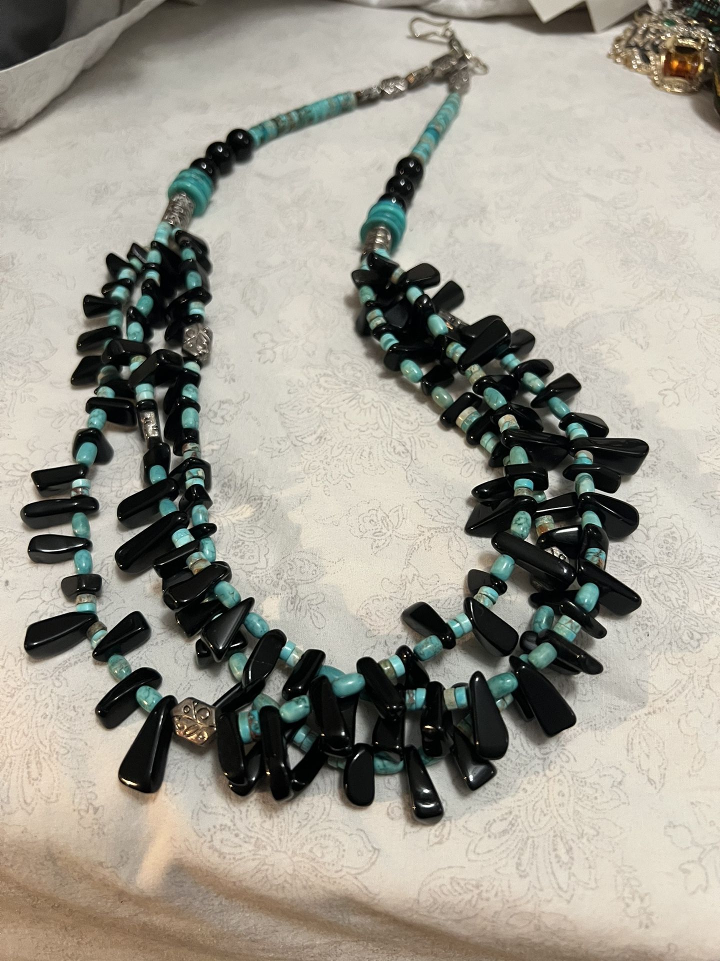 Beautiful Turquoise And Onyx Necklace