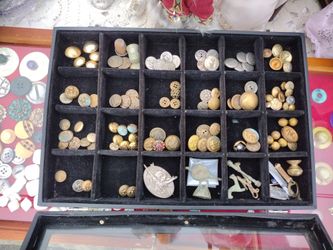 Circa 1880s... 1920s Buttons...