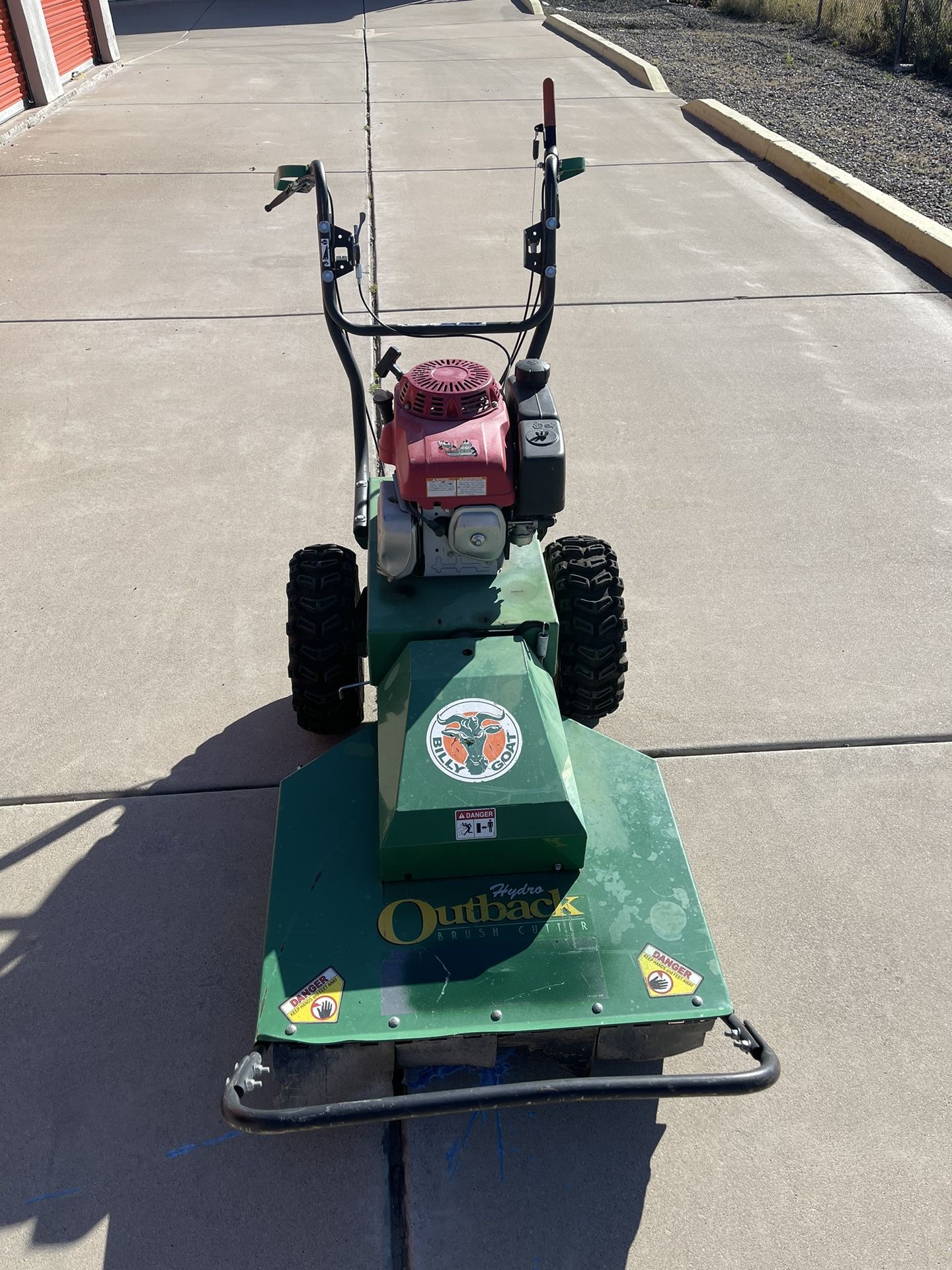 BILLY GOAT Briggs Powered Brushcutter Brush Cutter, 26 in Cutting Wd