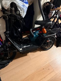 Sport Electric Scooter with Seat and Basket