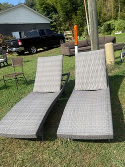 Set of 2 Grey Wicker Outdoor Chaise Lounge Chairs