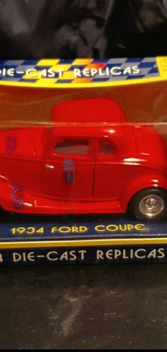 1:24 1934 FORD COUPE Die-Cast