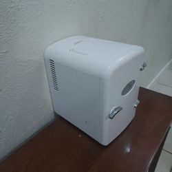 Frigidaire Mini Portable 
