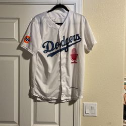 Size Medium SCULLY 76 Dodgers Jersey NEW.