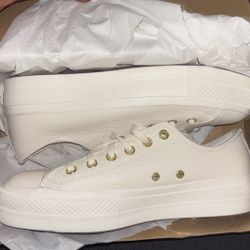NEW Converse All Star Low Leather Platform – White w/ Gold Details – Never Worn Size 10 Women 