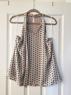 d.n.a Couture Woman Sleeveless V-Neck Blouse, Size Large.