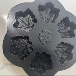 NORDIC WARE Aluminum Maple Mini Leaf Bundt Cake Pan