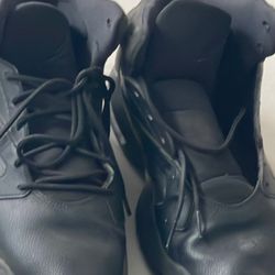 Men’s Blk Jordan’s  $30