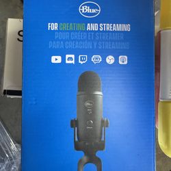 Blue Yeti USB Microphone (Logitech) – Streaming / Podcast / Recording