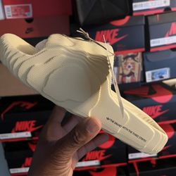 Adidas Adilette Desert Sand Slides Size 8