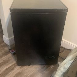 Chest Freezer 3.5 Cubic Foot 