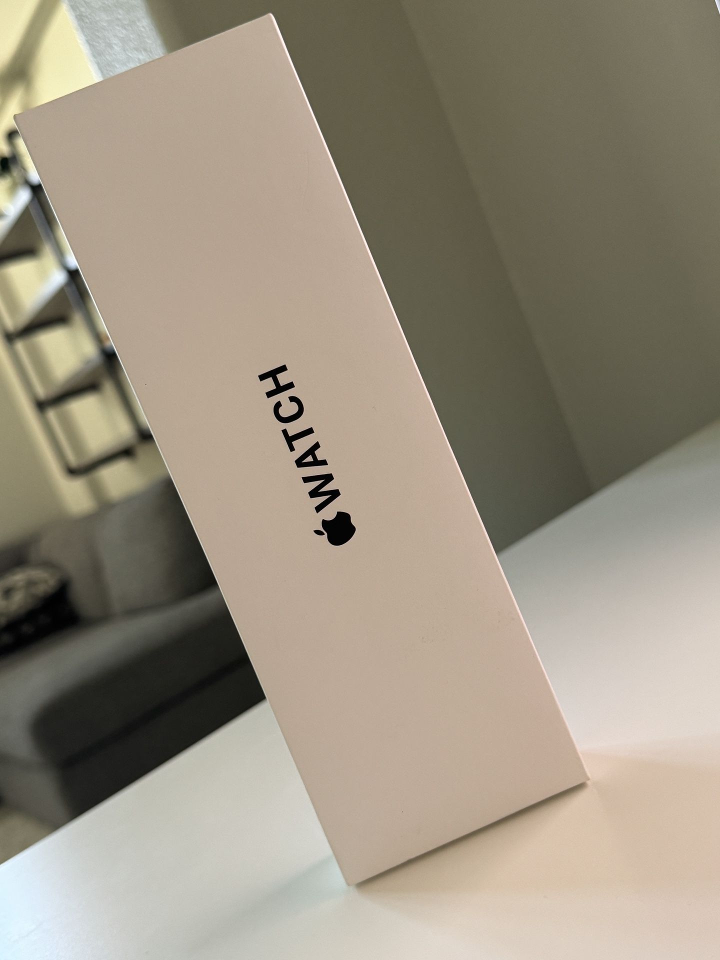 Apple Watch SE 2nd Gen! 40mm Gps! Brand New Sealed !! Unlocked Starlight Color $220!!