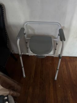 Portable toilet
