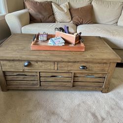 Homestead Removable Crate Lift-Top Coffee Table in Distressed Tobacco Leaf