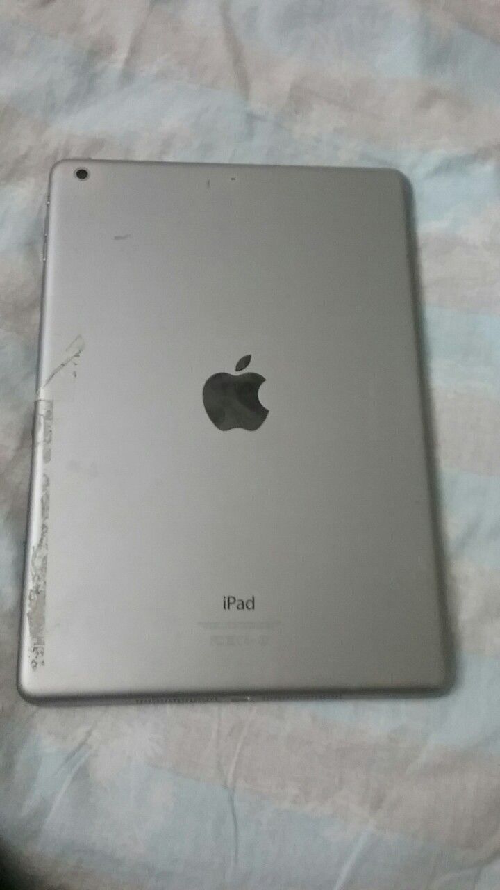 apple ipad air 16gb icloud lok glass ok for parts or repair