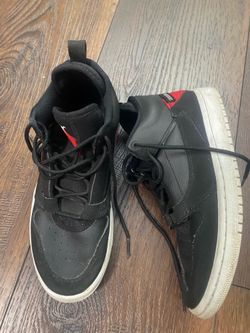 Boys black and red Jordan shoes size 6.5 youth