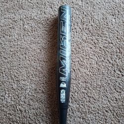 Softball Bat 25.5 Oz MIKEN 75$ or best offer