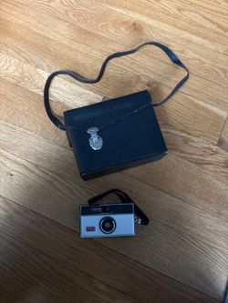 UNTESTED Kodak Instamatic 124 Vintage Film Camera