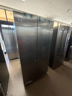 Frigidaire 36 in 26 Cu Ft Standard Depth - Side by side Refrigerator