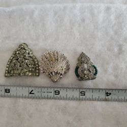 Vintage Collectible Fur Or  Scarf Clips