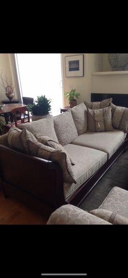 Bassett 4-Piece Living Room Set – $1,200
