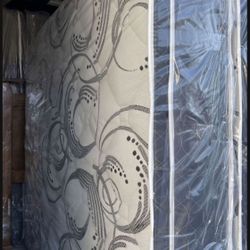 New Pilow Top Mattress And Box Spring. Please Message Me For Pricess, Twin, Full, Queen, king.