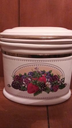 KNOTT'S BERRY CANISTER