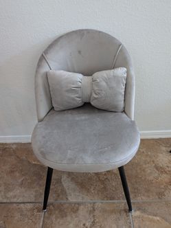 Vanity makeup up chair