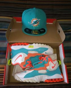 Dolphin set Nike speed turf