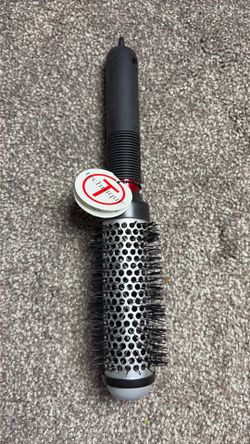 Technique 330 Professional Round Brush