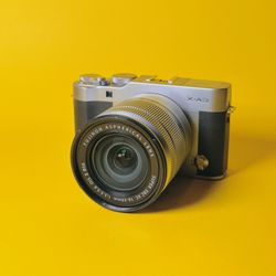 Fujifilm X-A3 w/ Kit lens