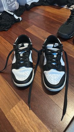 Used panda dunks low size 8 Nike
