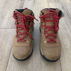 Women’s Columbia Hiking Boots