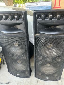 DJ speakers
