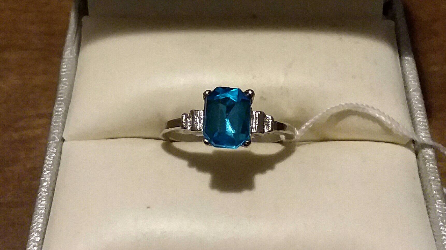 Brand New Fashion Blue CZ Diamond Ring.