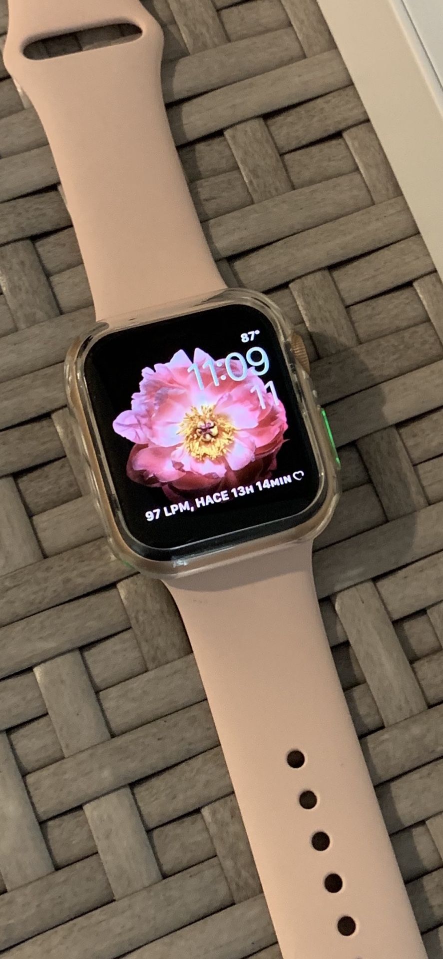 Apple Watch series 4 44mm like new