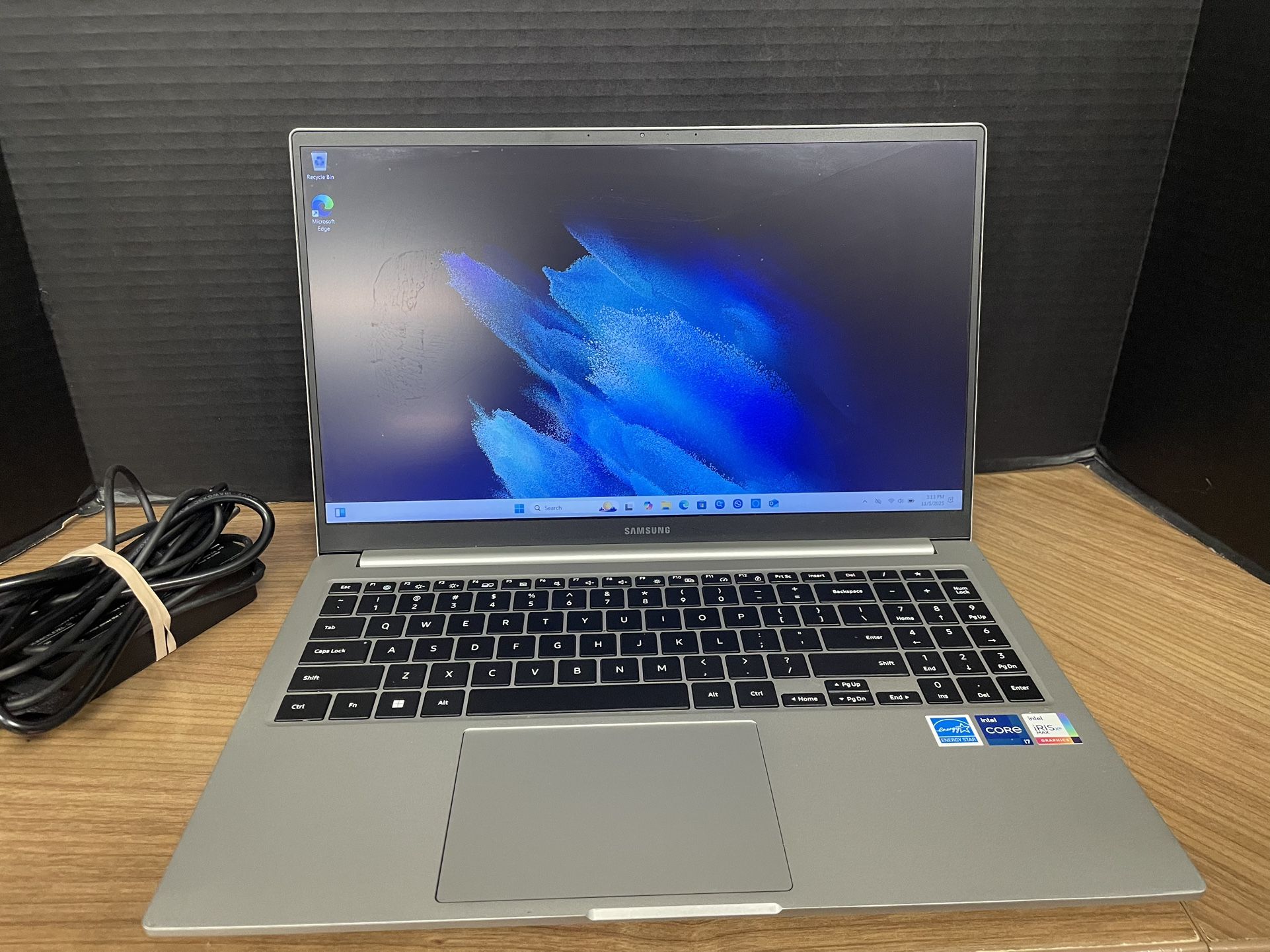 Samsung Laptop 512 gb ssd 16 gb ram 2.80 GHz windows 11 , touchscreen i7 11th Gen 