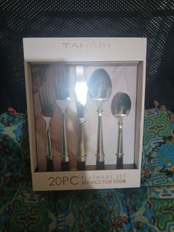 Tahari Flarware Set