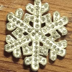 Crystal Snowflake Silver Pendant Necklace