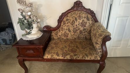 Vintage Storage/telephone/gossip Chair