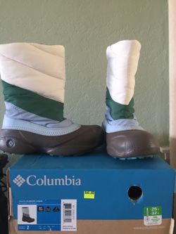 Size 2 youth Columbia snow boots