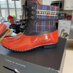 Women’s Tommy Hilfiger Boots. Red/blue. Size 9. 