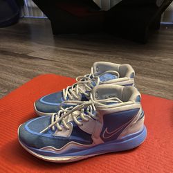 Kyrie Infinity TB ‘University Blue’